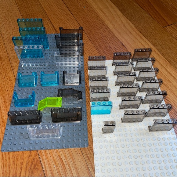Lego Transparent Brick Assortment- Clear Panels/Windshields/Windscreens - 36 pcs - Picture 5 of 11